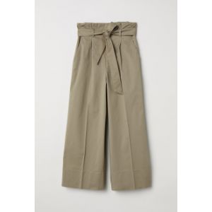 Pantaloni largi