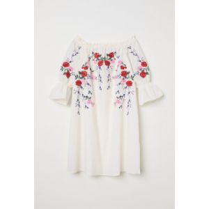 Rochie cu umerii goi