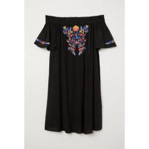 Rochie cu umerii goi