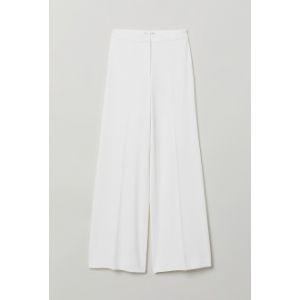 Pantaloni largi