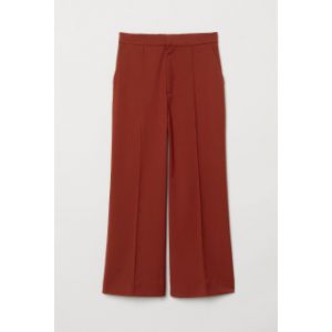 Pantaloni evazati