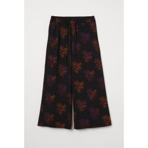 Pantaloni largi