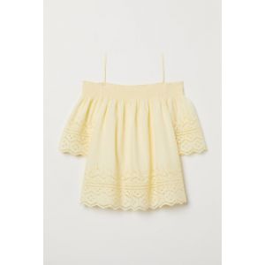 Bluza cu umerii goi