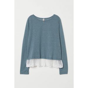 Bluza cu dantela la baza