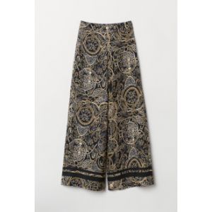Pantaloni largi