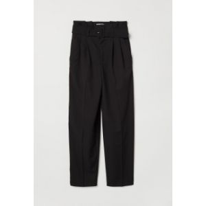 Pantaloni cu pliuri in talie