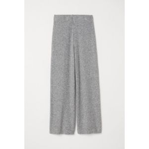Pantaloni largi