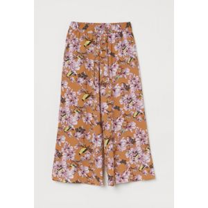 Pantaloni largi