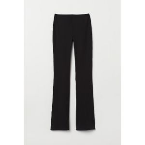 Pantaloni evazati