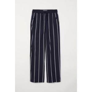 Pantaloni largi