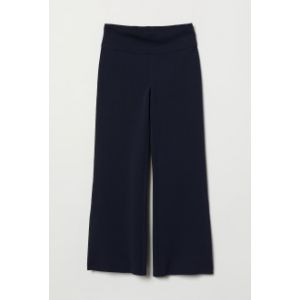 Pantaloni evazati