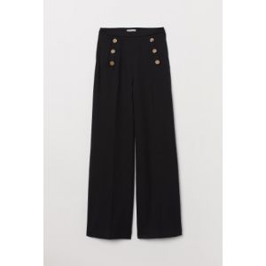 Pantaloni largi