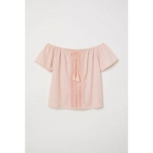 Bluza cu umerii goi