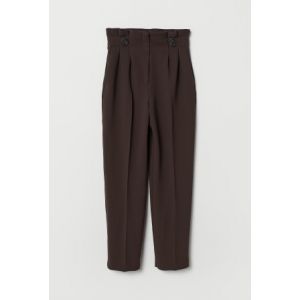 Pantaloni cu pliuri in talie