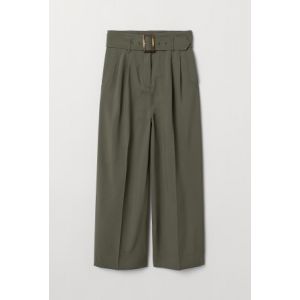 Pantaloni largi cu curea