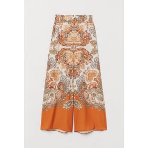 Pantaloni largi