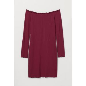 Rochie cu umerii goi