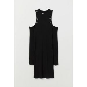 Rochie cu umerii goi