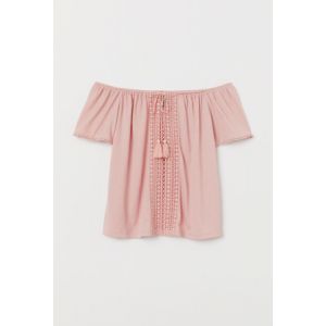 Bluza cu umerii goi