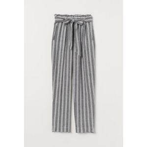Pantaloni cu pliuri in talie
