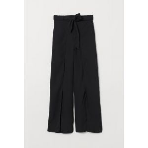 Pantaloni cu fente lungi