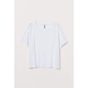 Tricou