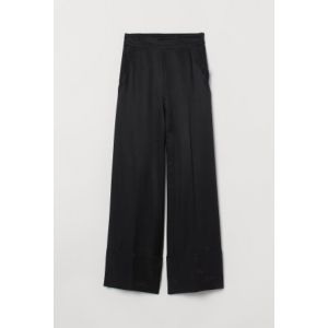 Pantaloni largi