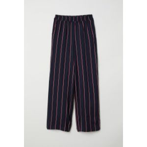 Pantaloni largi