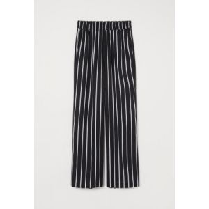 Pantaloni largi