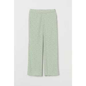 Pantaloni largi