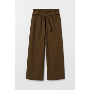 Pantaloni cu pliuri in talie