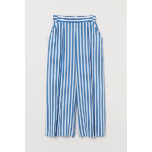 Pantaloni largi