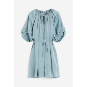 Rochie de satin cu snururi