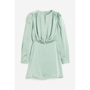 Rochie de satin incretita