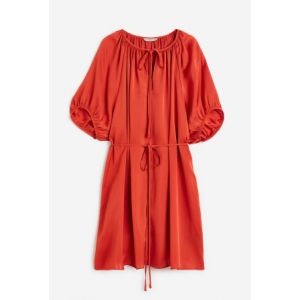 Rochie de satin cu snururi