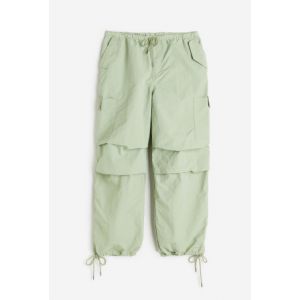 Pantaloni din nailon