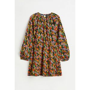 Rochie din crep decupata