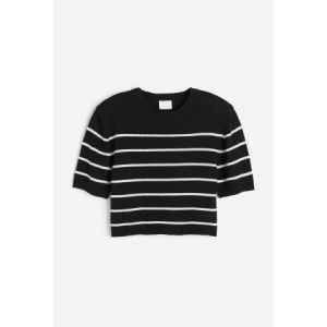 Bluza tricotata cu pernite la umeri