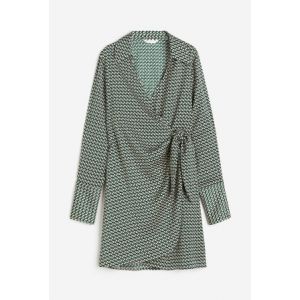 Rochie petrecuta din satin