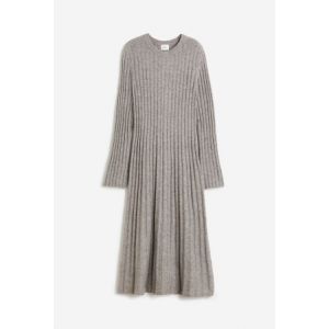 Rochie tricotata reiat