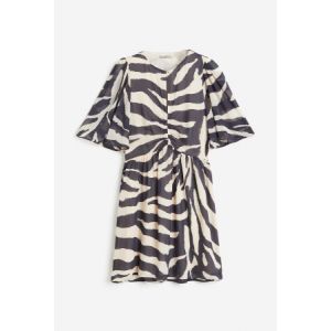 Rochie cu maneci-fluture