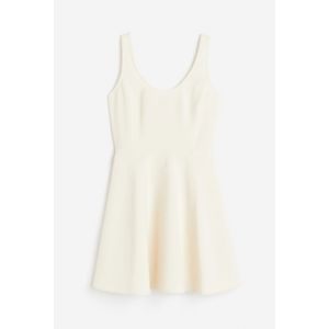 Rochie mini cu fusta evazata