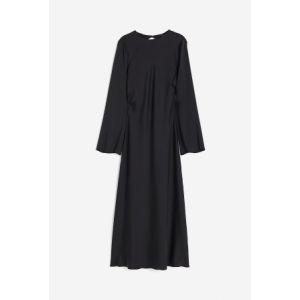 Rochie de satin cu spatele gol