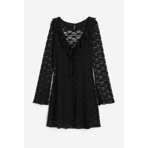 Rochie de dantela cu volan