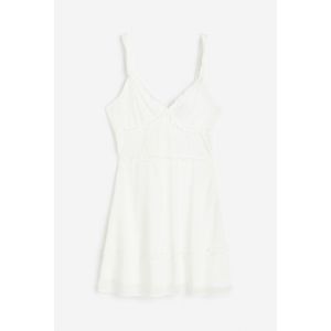 Rochie cu volanase si snururi