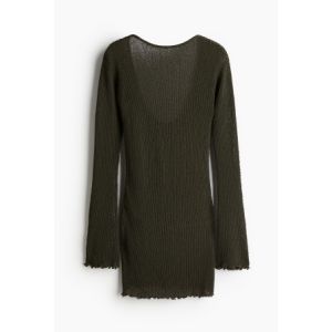 Rochie tricotata cu decolteu adanc la spate