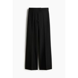 Pantaloni evazati