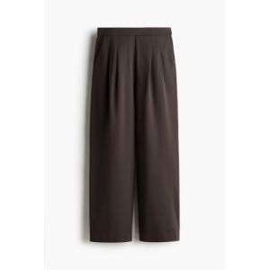 Pantaloni largi