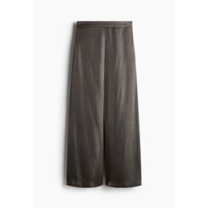 Pantaloni largi