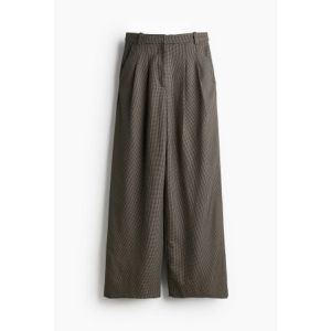 Pantaloni largi